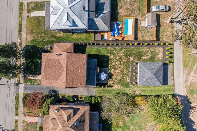 935 Alcoma St, Sharon, PA 16146