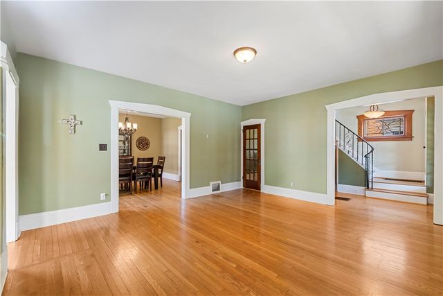 935 Alcoma St, Sharon, PA 16146