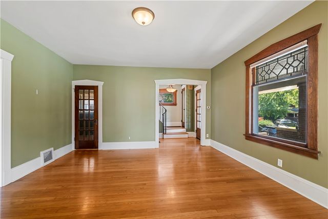 935 Alcoma St, Sharon, PA 16146