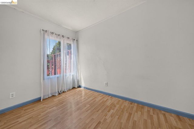 1058 Kains Ave, Albany, CA 94706