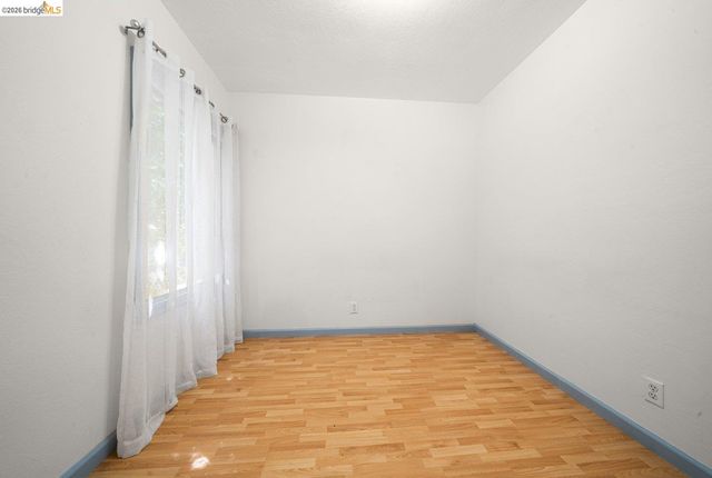 1058 Kains Ave, Albany, CA 94706