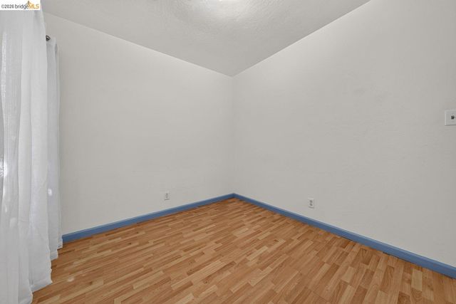 1058 Kains Ave, Albany, CA 94706