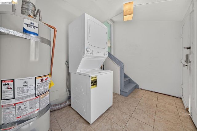 1058 Kains Ave, Albany, CA 94706
