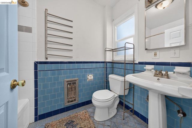 1058 Kains Ave, Albany, CA 94706
