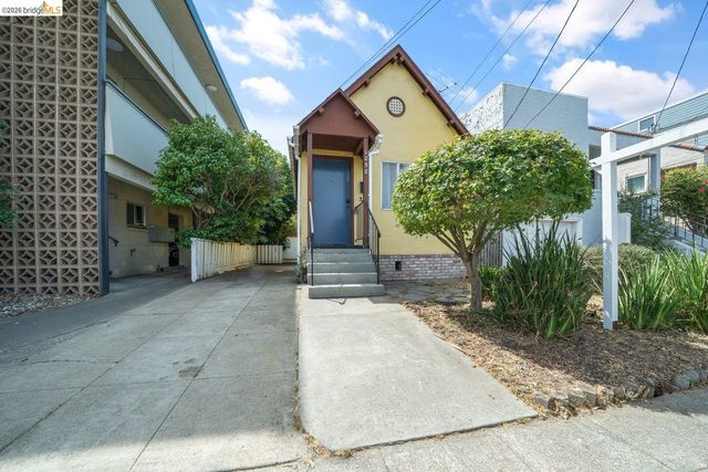 1058 Kains Ave, Albany, CA 94706