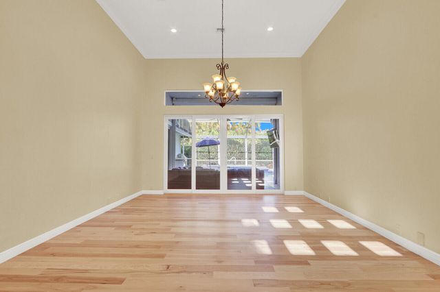 10 Martinique Cove, Palm Beach Gardens, FL 33418