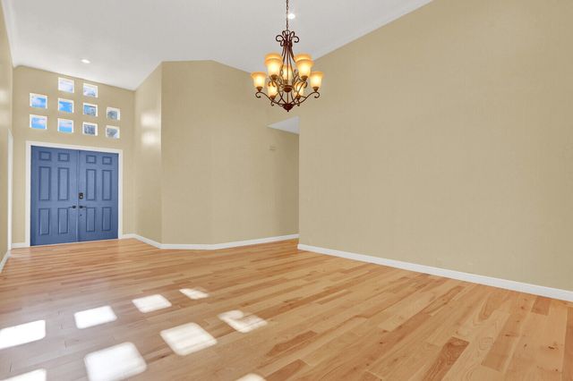 10 Martinique Cove, Palm Beach Gardens, FL 33418