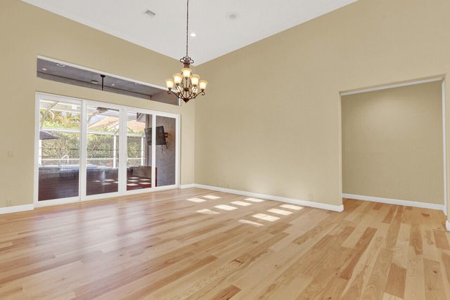 10 Martinique Cove, Palm Beach Gardens, FL 33418