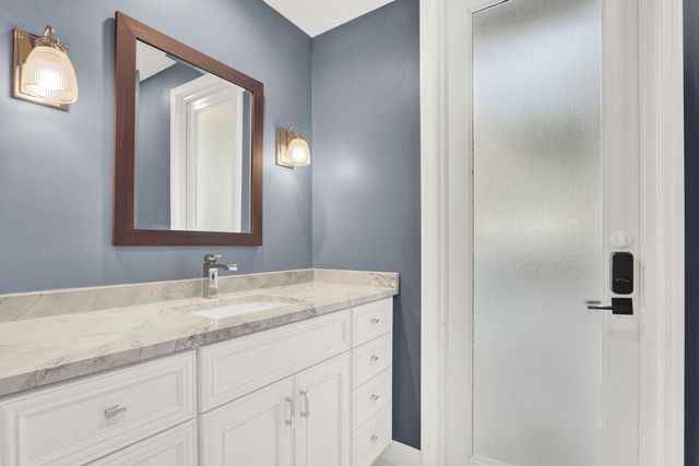 10 Martinique Cove, Palm Beach Gardens, FL 33418