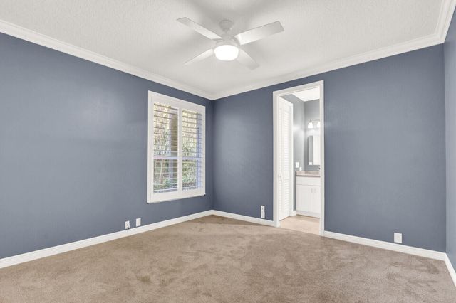 10 Martinique Cove, Palm Beach Gardens, FL 33418