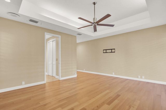 10 Martinique Cove, Palm Beach Gardens, FL 33418