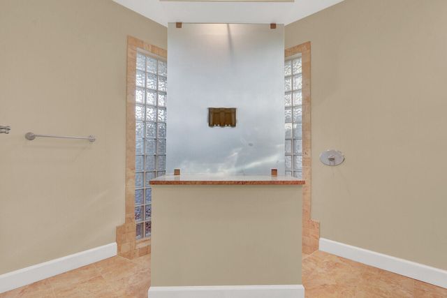 10 Martinique Cove, Palm Beach Gardens, FL 33418