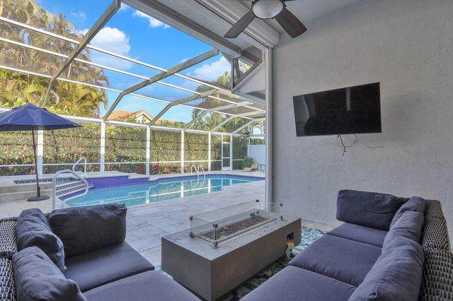 10 Martinique Cove, Palm Beach Gardens, FL 33418