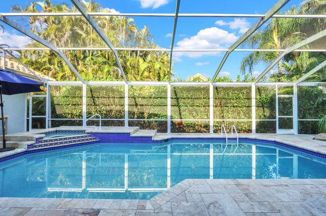 10 Martinique Cove, Palm Beach Gardens, FL 33418
