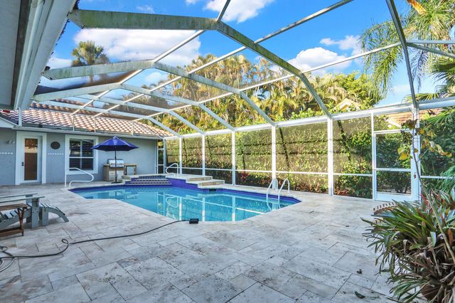 10 Martinique Cove, Palm Beach Gardens, FL 33418