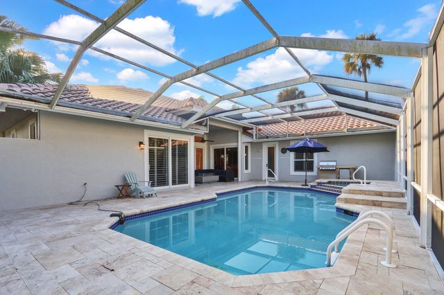 10 Martinique Cove, Palm Beach Gardens, FL 33418