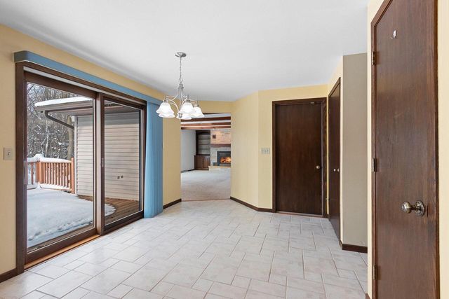 1444 Hazelwood DRIVE, Manitowoc, WI 54220