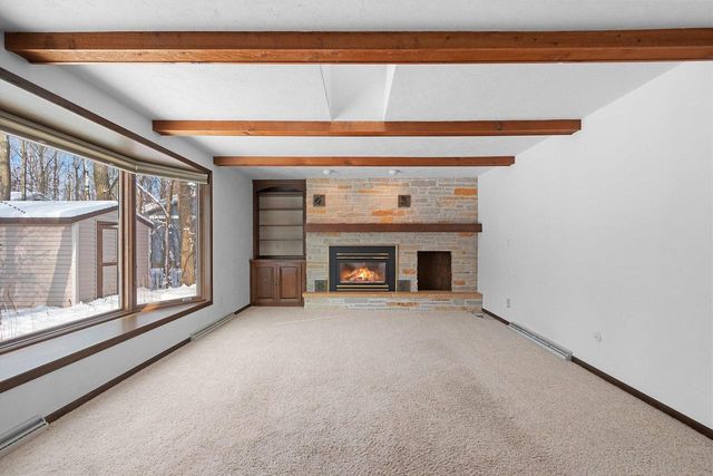 1444 Hazelwood DRIVE, Manitowoc, WI 54220