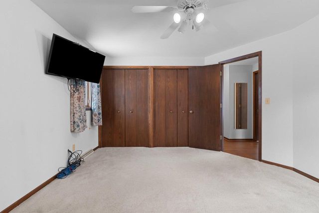 1444 Hazelwood DRIVE, Manitowoc, WI 54220