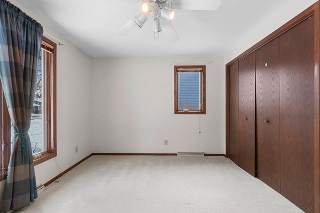 1444 Hazelwood DRIVE, Manitowoc, WI 54220