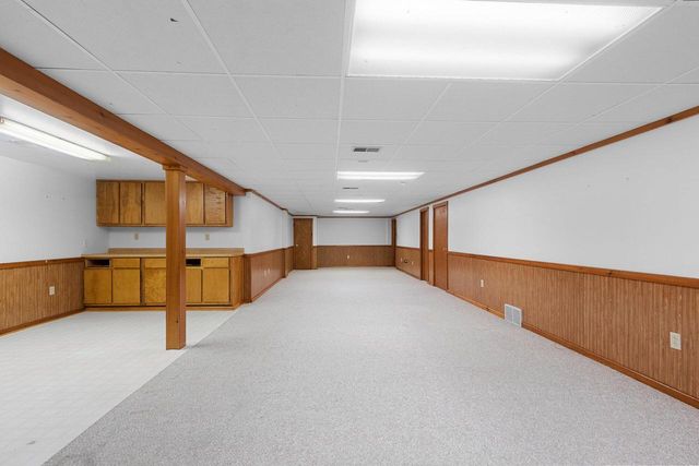 1444 Hazelwood DRIVE, Manitowoc, WI 54220