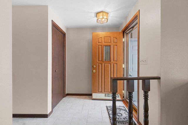 1444 Hazelwood DRIVE, Manitowoc, WI 54220