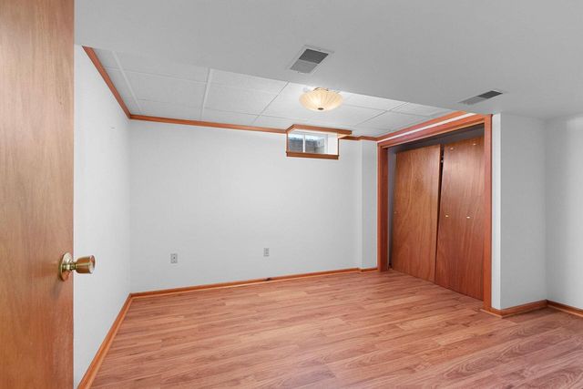 1444 Hazelwood DRIVE, Manitowoc, WI 54220