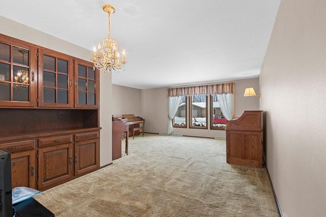 1444 Hazelwood DRIVE, Manitowoc, WI 54220