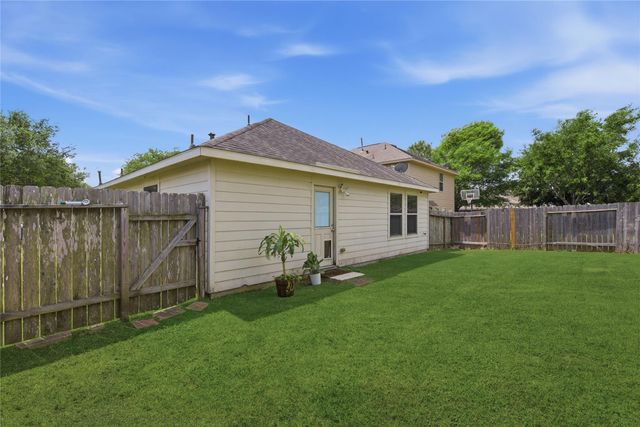 4335 Plumeria Avenue, Baytown, TX 77521