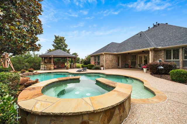 18 Kendal Court, Heath, TX 75032