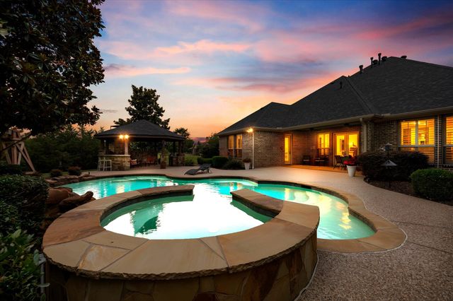 18 Kendal Court, Heath, TX 75032
