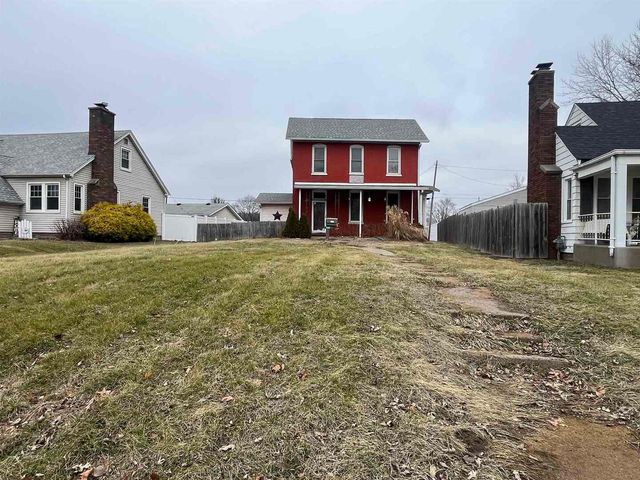 3302 Rockingham Rd Road, Davenport, IA 52802