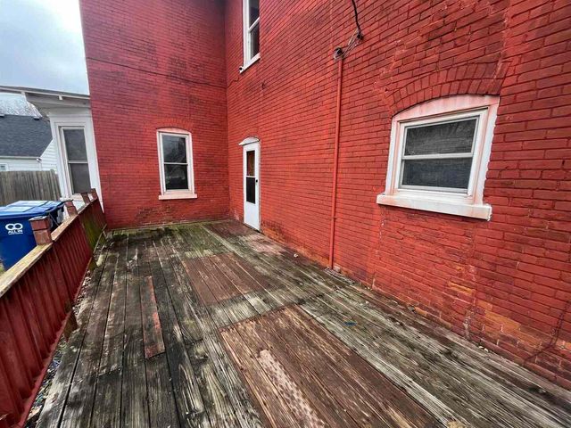 3302 Rockingham Rd Road, Davenport, IA 52802