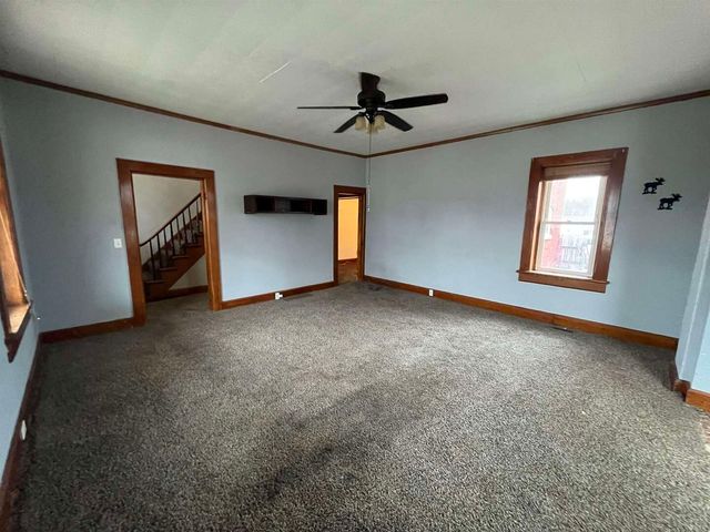 3302 Rockingham Rd Road, Davenport, IA 52802