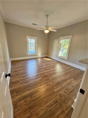 924 Dillard Street, Greensboro, NC 27403