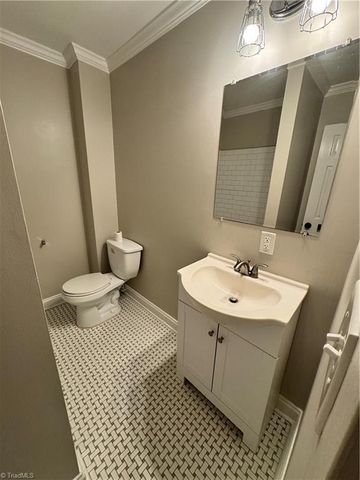 924 Dillard Street, Greensboro, NC 27403