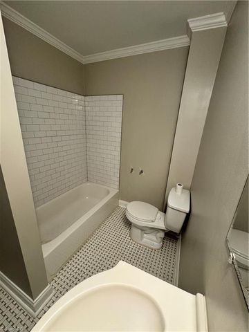 924 Dillard Street, Greensboro, NC 27403