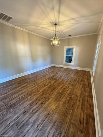 924 Dillard Street, Greensboro, NC 27403