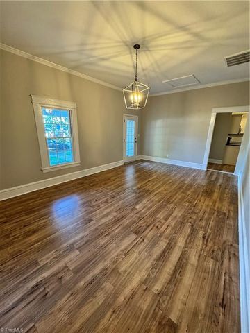 924 Dillard Street, Greensboro, NC 27403