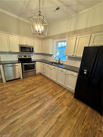 924 Dillard Street, Greensboro, NC 27403