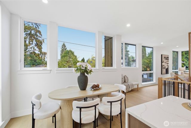 7533 31st Avenue NE, Seattle, WA 98115