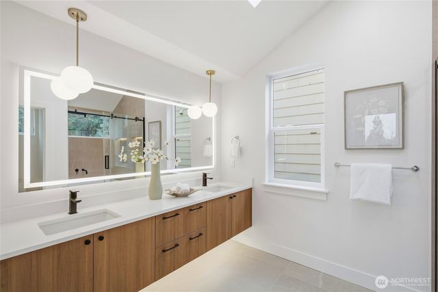 7533 31st Avenue NE, Seattle, WA 98115