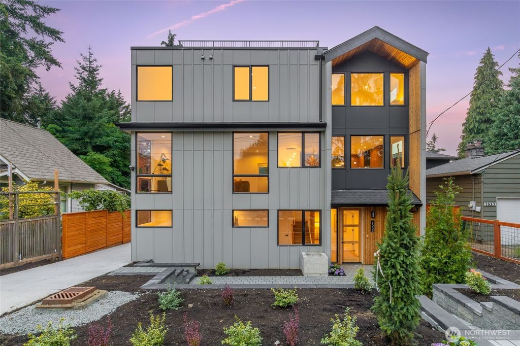 7533 31st Avenue NE, Seattle, WA 98115