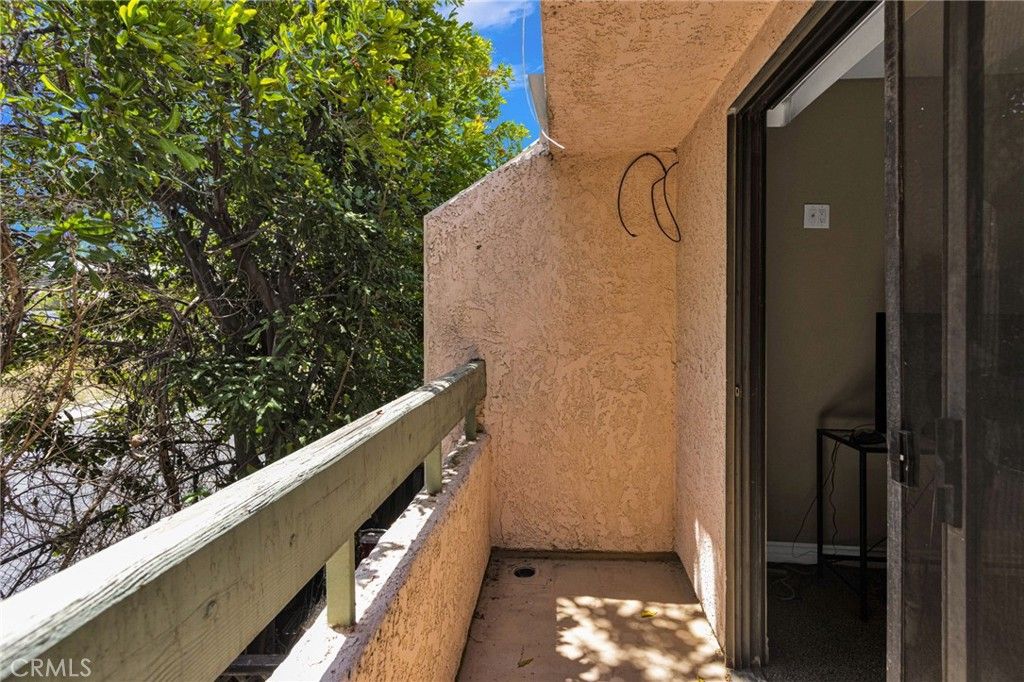 Image 33 of property listing at 9906 Owensmouth, Chatsworth, CA 91311