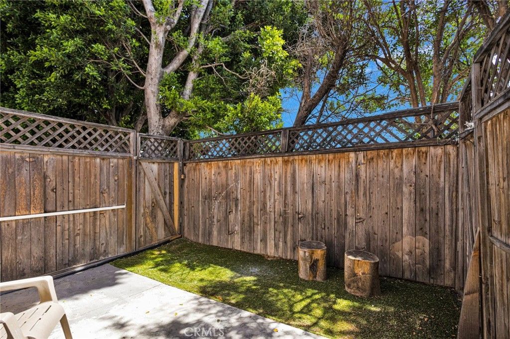 Image 34 of property listing at 9906 Owensmouth, Chatsworth, CA 91311