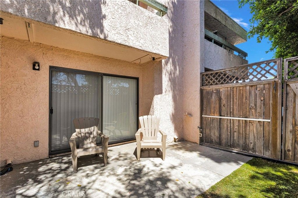 Image 35 of property listing at 9906 Owensmouth, Chatsworth, CA 91311