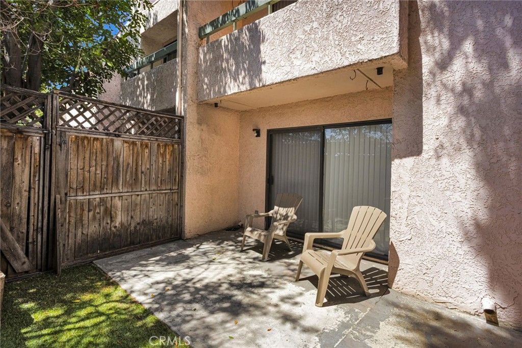 Image 37 of property listing at 9906 Owensmouth, Chatsworth, CA 91311