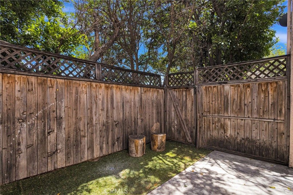 Image 38 of property listing at 9906 Owensmouth, Chatsworth, CA 91311