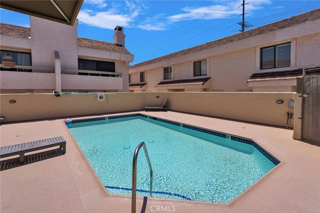 Image 39 of property listing at 9906 Owensmouth, Chatsworth, CA 91311