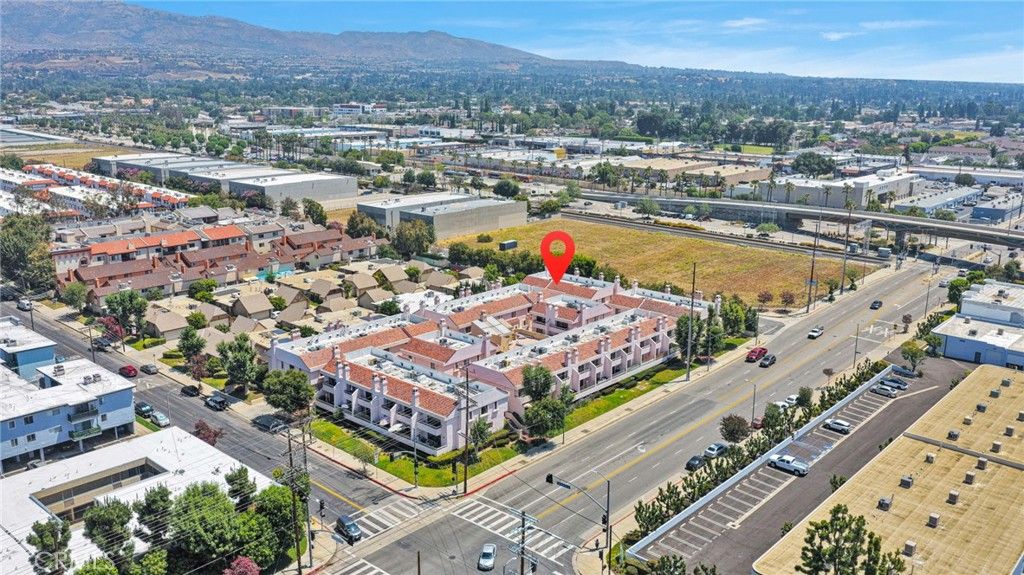 Image 44 of property listing at 9906 Owensmouth, Chatsworth, CA 91311